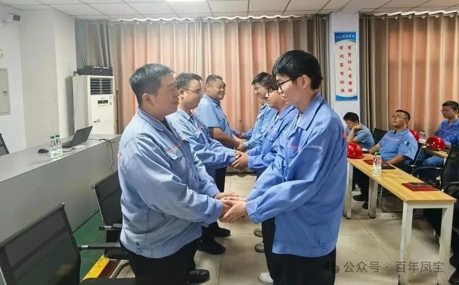 师徒结对 淬火成钢——乐鱼(中国)管业举行第三届“薪火相传、携手共进”拜师仪式